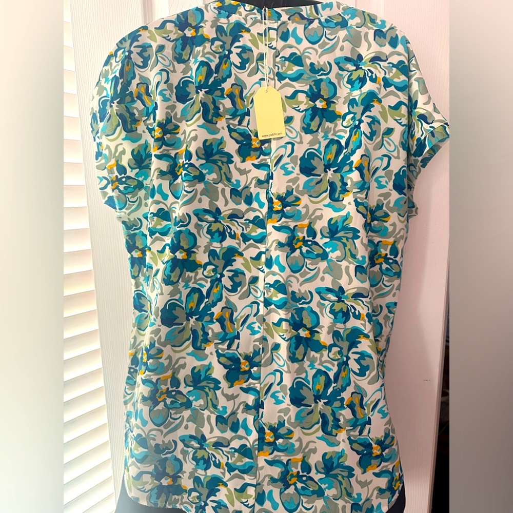 Brand new with tag size small top by Jodifl - Picture 2 of 2